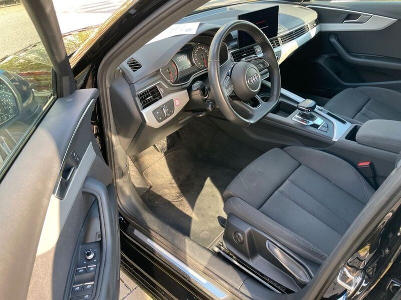Gebraucht Audi A4 Advanced 204 PS (150 kW) 2022 Schwarz Kombi