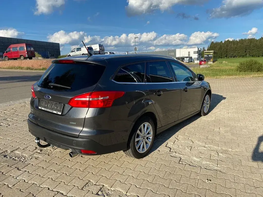 Gebraucht Ford Focus Titanium 150 PS (110 kW) 2018 Grau Limousine