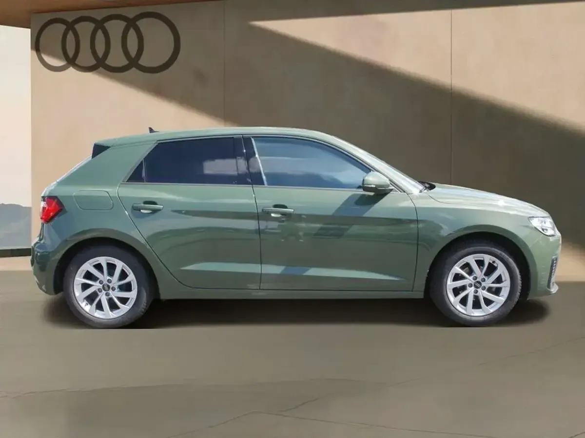 Gebraucht Audi A1 Sportback Advanced Plus 95 PS (69 kW) 2024 Distriktgrün metallic Kleinwagen