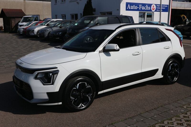 Weiß Gebraucht 2023 Kia e-Niro Edition 7 SUV | 26.500 € (Guter Preis) - Bild 1/4