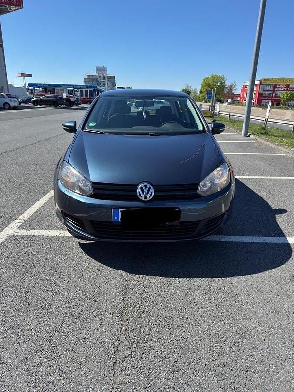 Blau Gebraucht 2010 VW Golf VI Limousine | 4.899 € (Fairer Preis) - Bild 1/4