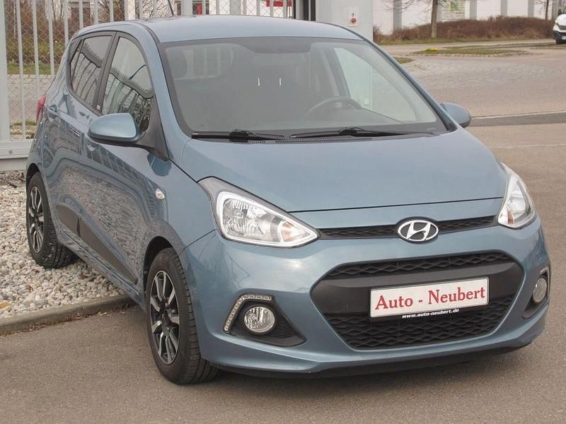 Gebraucht Hyundai i10 Passion 87 PS (63 kW) 2016 Aqua sparkling (metallic) Kleinwagen