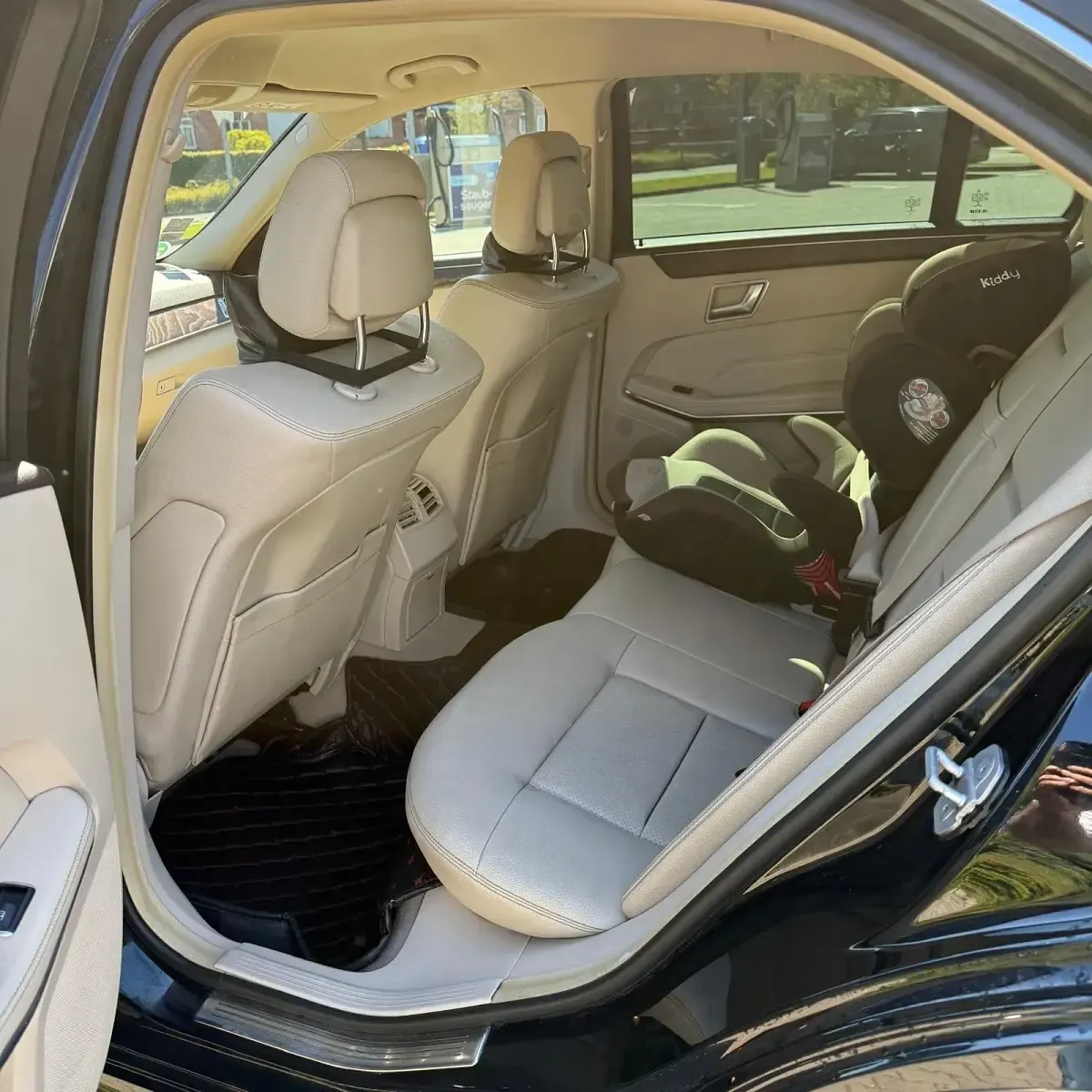 Gebraucht Mercedes E200 136 PS (100 kW) 2015 Schwarz Limousine
