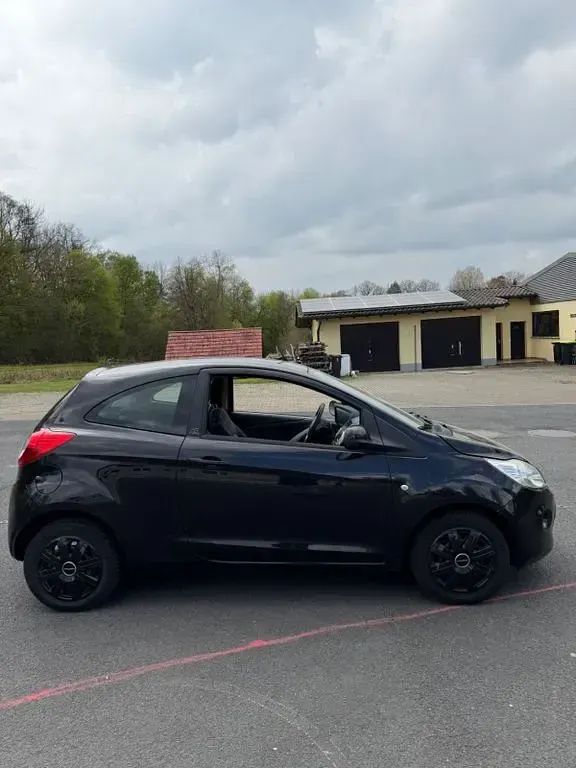 Gebraucht Ford Ka Ambiente 69 PS (50 kW) 2012 Schwarz Kleinwagen