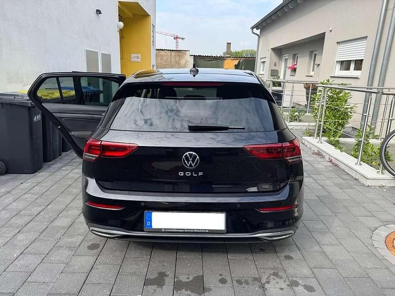 Gebraucht VW Golf VII Active 150 PS (110 kW) 2021 Schwarz Kleinwagen