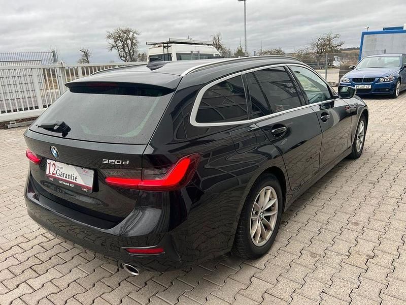 Gebraucht BMW 320 Advantage 190 PS (139 kW) 2022 Schwarz Kombi
