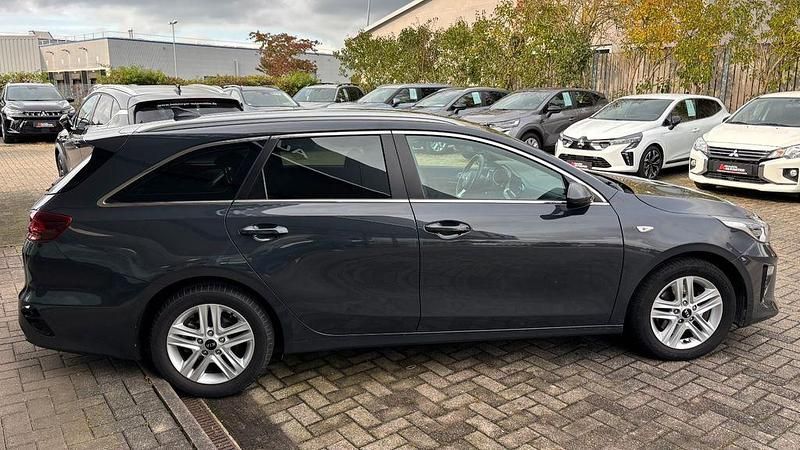 Gebraucht Kia Ceed Sportswagon Vision 159 PS (116 kW) 2021 Grau Kombi