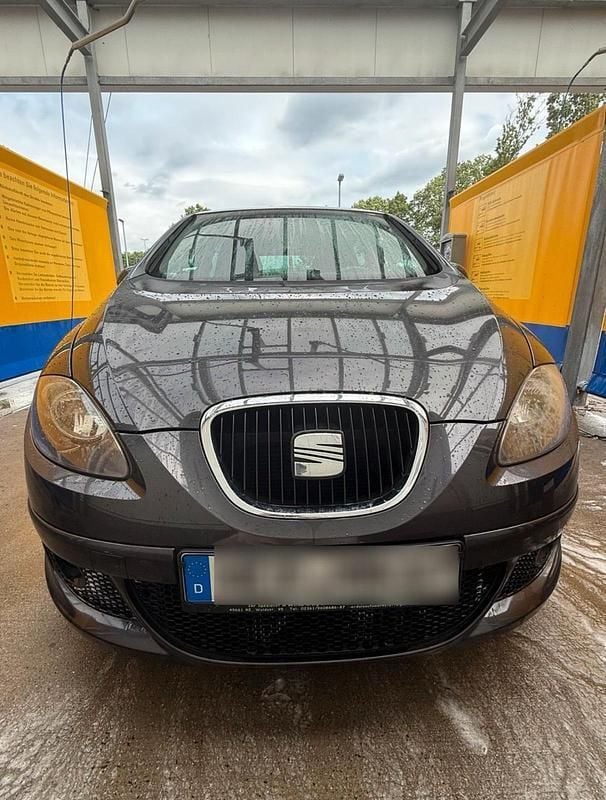 Grau Gebraucht 2005 Seat Altea Van / Kleinbus | 1.500 € (Guter Preis) - Bild 1/4
