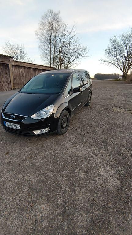 Schwarz Gebraucht 2010 Ford Galaxy Van / Kleinbus | 6.400 € (Etwas zu teuer) - Bild 1/4