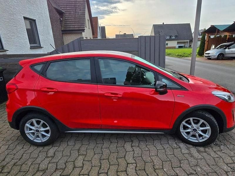 Gebraucht Ford Fiesta S 86 PS (63 kW) 2018 Rot Limousine