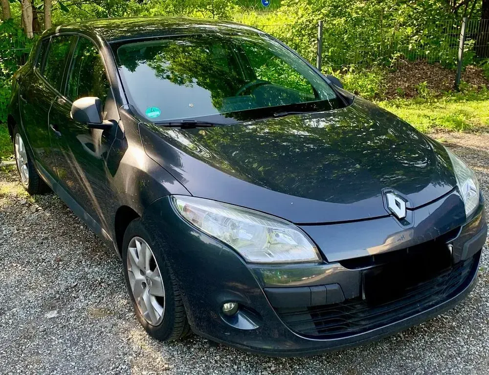 Gebraucht Renault Mégane 101 PS (74 kW) 2011 Grau Limousine