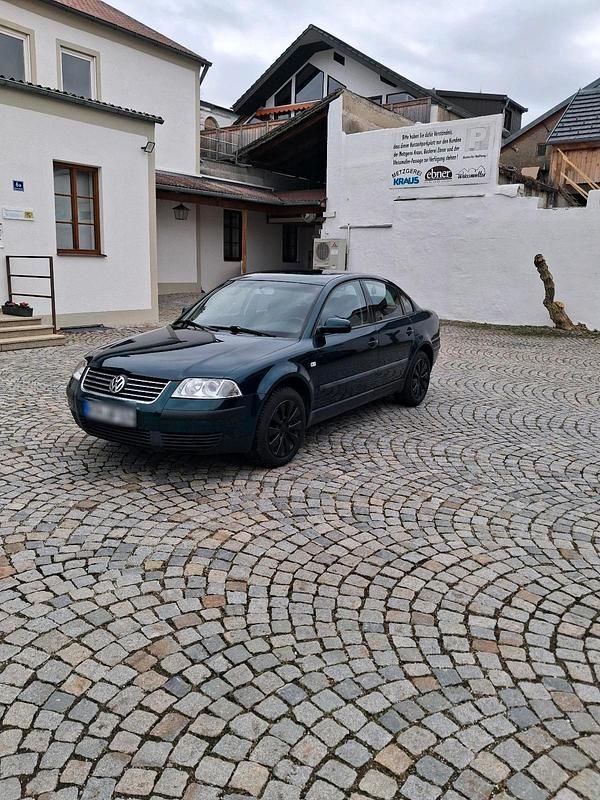 Gebraucht VW Passat 101 PS (74 kW) 2001 Grün Limousine