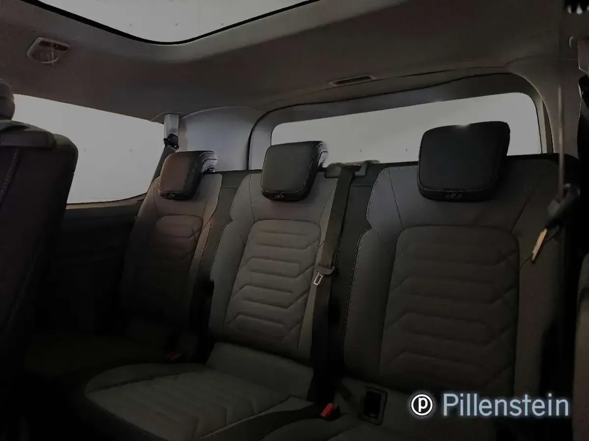 Gebraucht VW T7 Style 170 PS (125 kW) 2026 Midnight black metallic Van