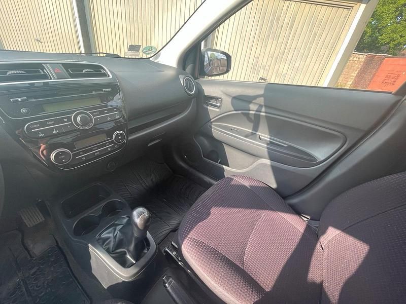 Gebraucht Mitsubishi Space Star 80 PS (58 kW) 2014 Schwarz Van / Kleinbus