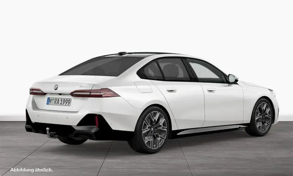 Gebraucht BMW 520 M Sport 197 PS (144 kW) 2025 Mineralweiß Limousine
