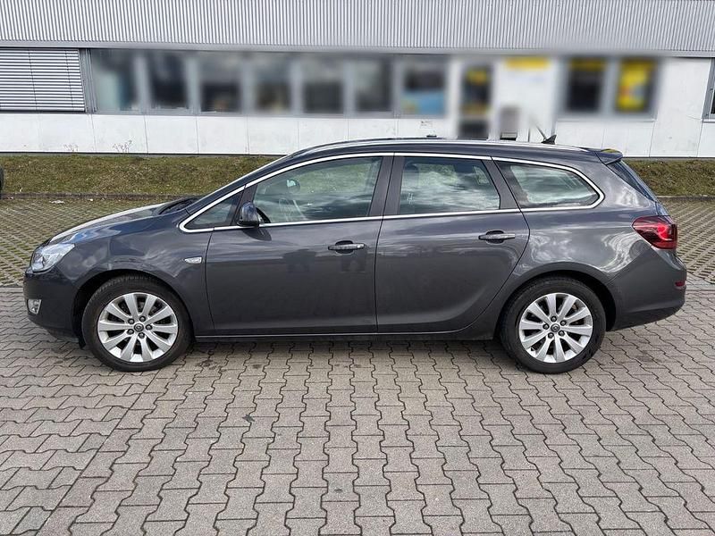 Gebraucht Opel Astra 125 PS (91 kW) 2012 Grau Kombi
