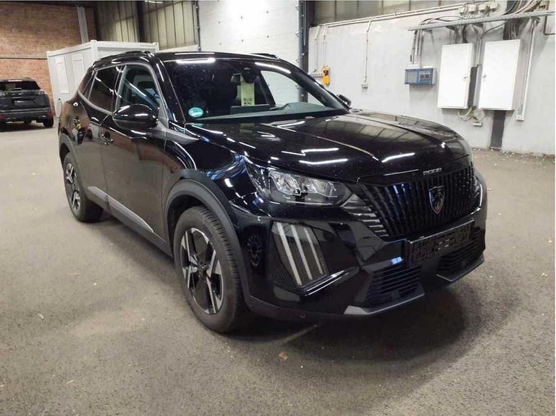 Gebraucht Peugeot 2008 Allure 131 PS (96 kW) 2024 Lackierung schwarz perla nera/ SUV