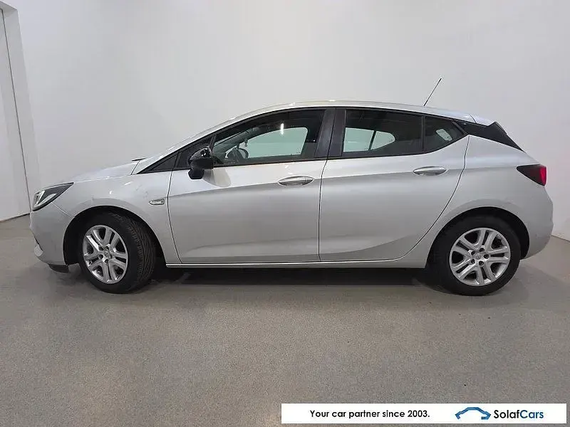 Używany Opel Astra Edition 110 KM (80 kW) 2021 Szary Sedan/Limuzyna