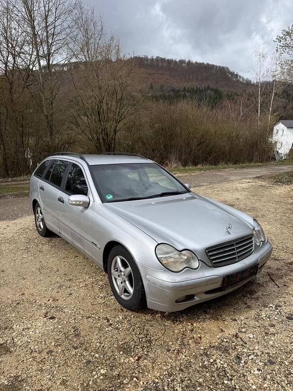 Gebraucht Mercedes C200 122 PS (89 kW) 2002 Silber Kombi