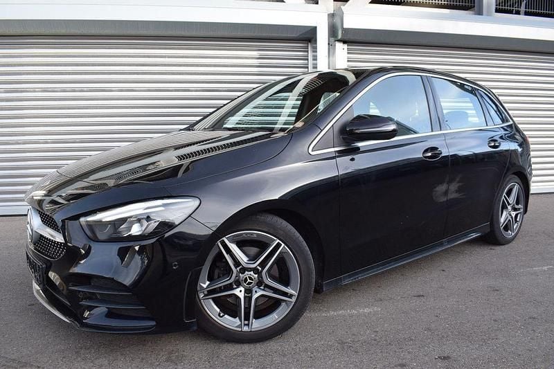 Gebraucht Mercedes B200 AMG line 150 PS (110 kW) 2021 Schwarz Van / Kleinbus