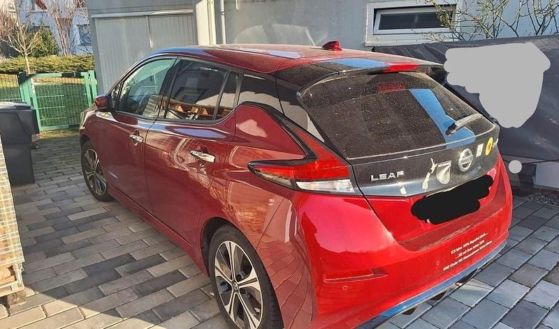 Rot Gebraucht 2018 Nissan Leaf Kleinwagen | 12.500 € (Guter Preis) - Bild 1/4