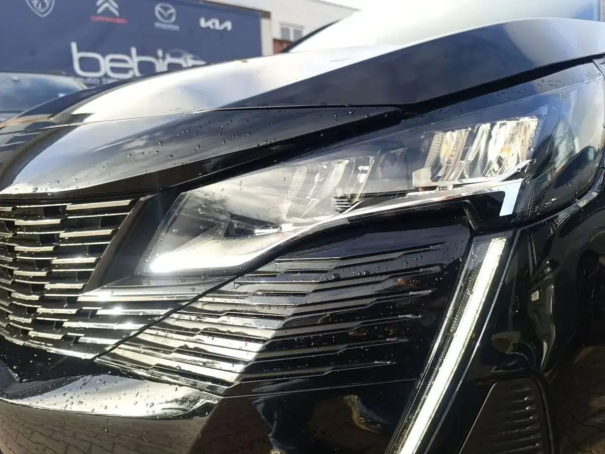 Gebraucht Peugeot 5008 Allure 131 PS (96 kW) 2024 Metfa schwarz perla SUV