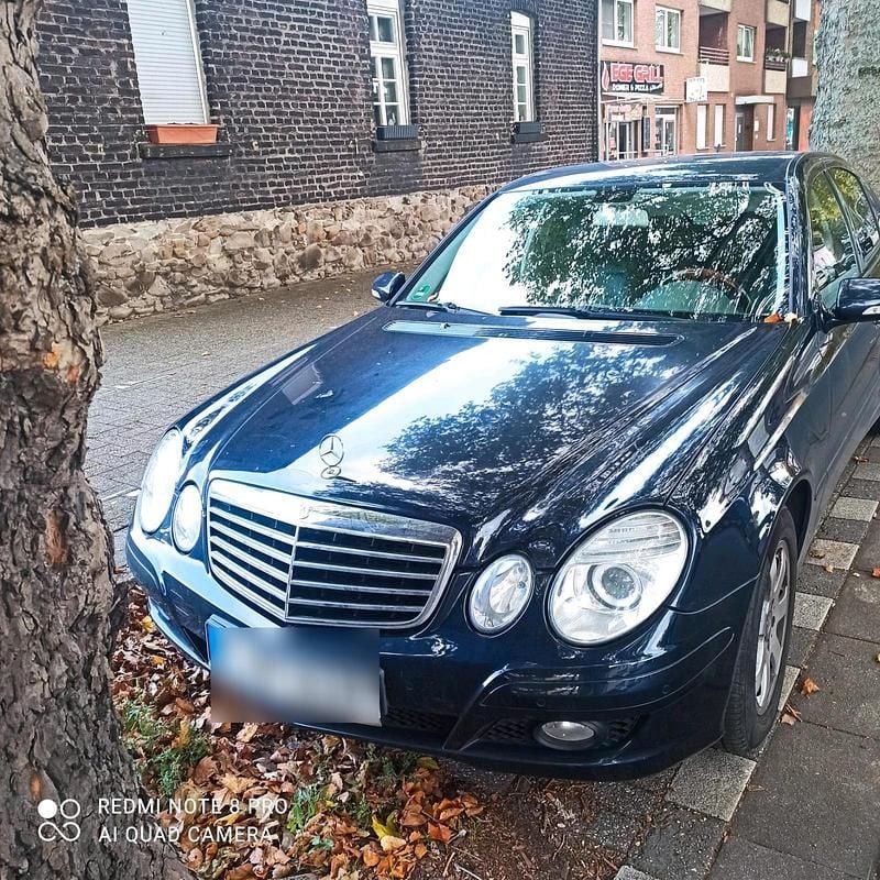 Blau Gebraucht 2006 Mercedes E280 Limousine | 4.500 € (Fairer Preis) - Bild 1/4