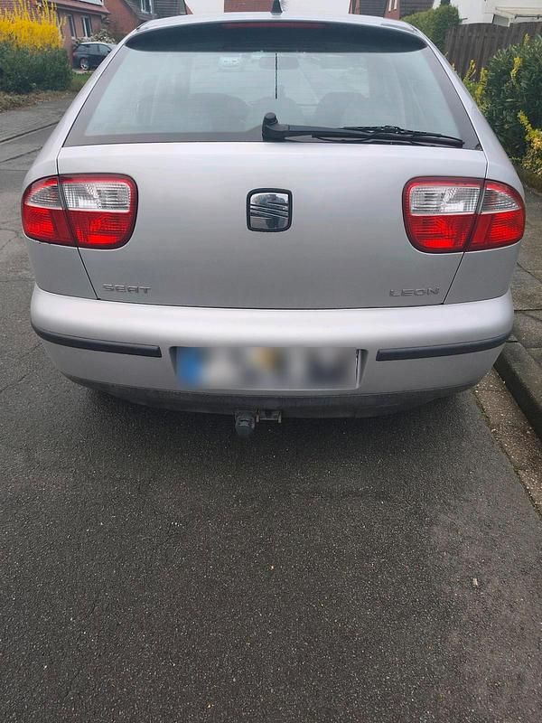 Gebraucht Seat Leon 105 PS (77 kW) 2000 Silber Kleinwagen