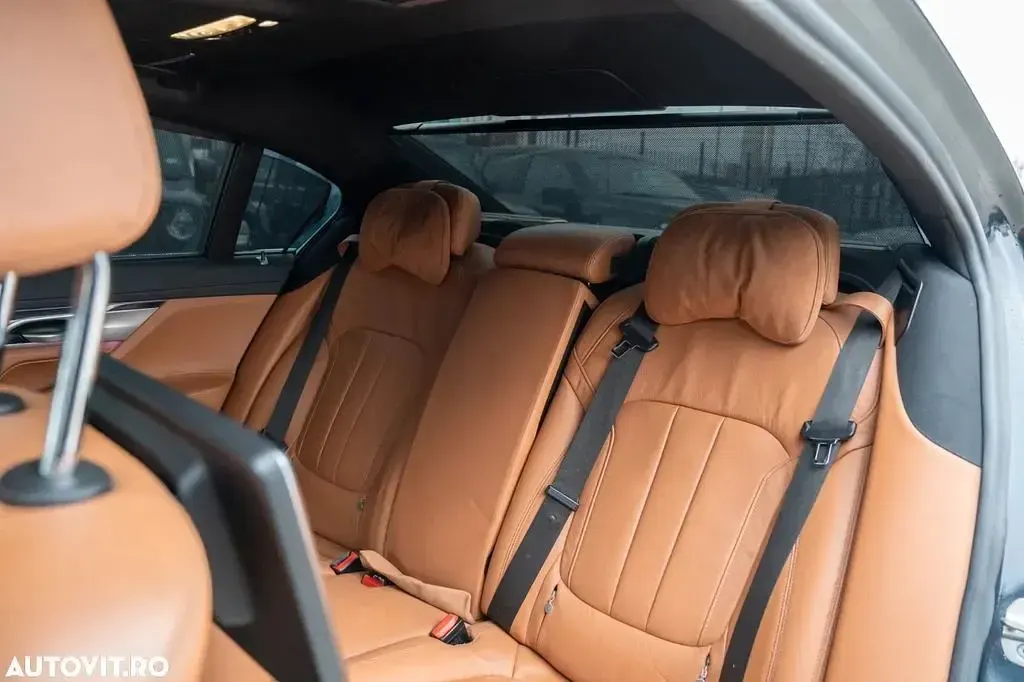 Gebraucht BMW 730L Sport Line 258 PS (189 kW) 2022 Schwarz Limousine