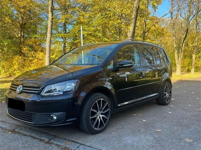 Schwarz Gebraucht 2014 VW Touran Cup Van / Kleinbus | 7.300 € (Guter Preis) - Bild 1/4