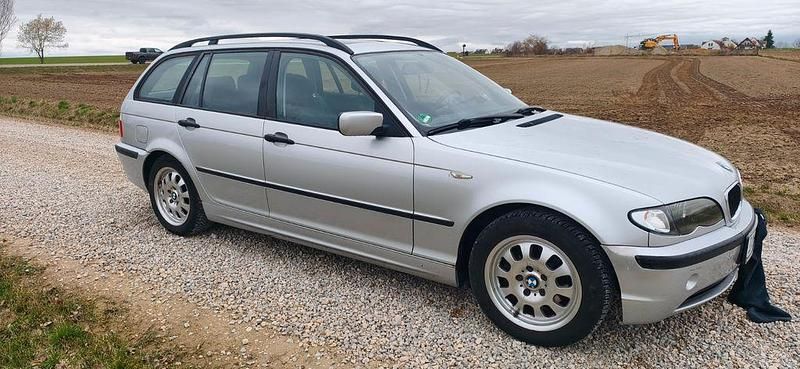 Gebraucht BMW 318 143 PS (105 kW) 2005 Silber Kombi