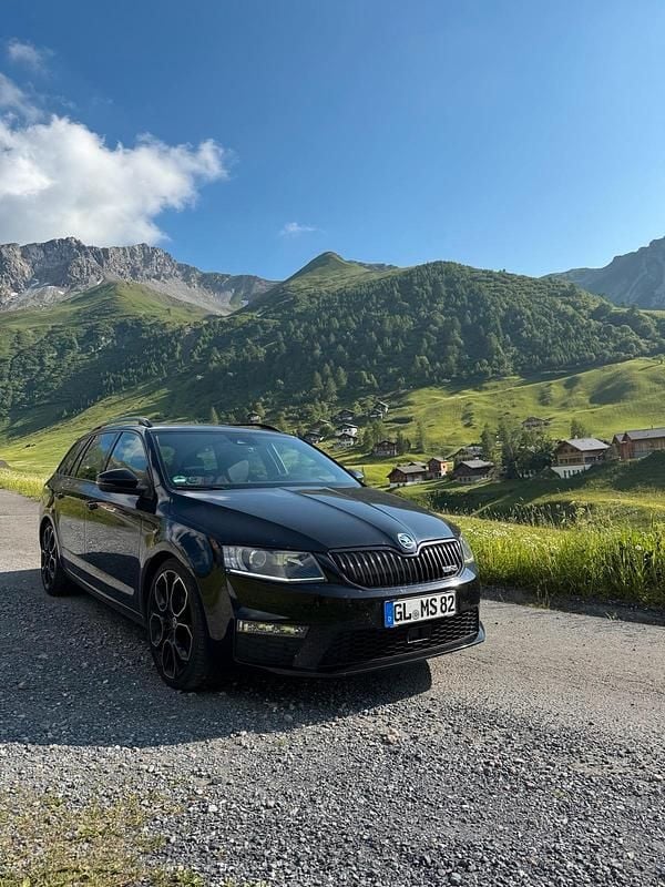 Schwarz Gebraucht 2016 Skoda Octavia vRS Kombi | 11.500 € (Guter Preis) - Bild 1/4