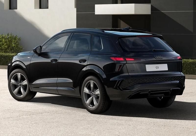 Neu Audi Q3 S-Line 150 PS (110 kW) 2025 Mythosschwarz metallic SUV