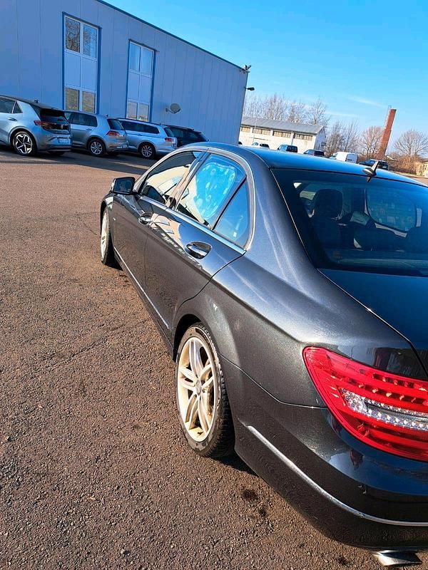 Gebraucht Mercedes C250 204 PS (150 kW) 2012 Grau Limousine