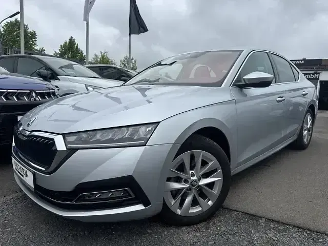 Gebraucht Skoda Octavia Style 150 PS (110 kW) 2024 Silber Limousine