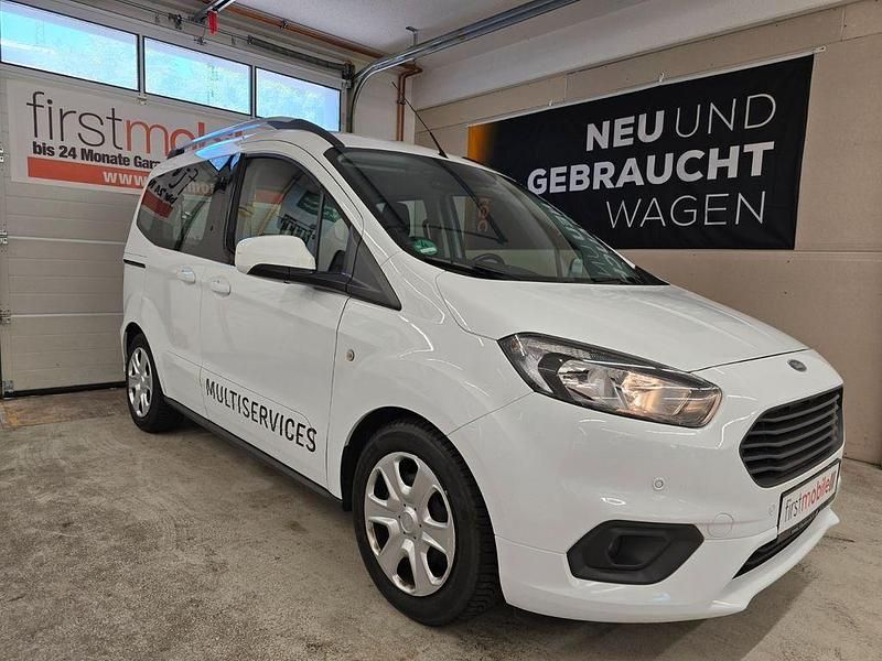 Weiß Gebraucht 2021 Ford Tourneo Courier Trend Van / Kleinbus | 9.700 € (Fairer Preis) - Bild 1/4