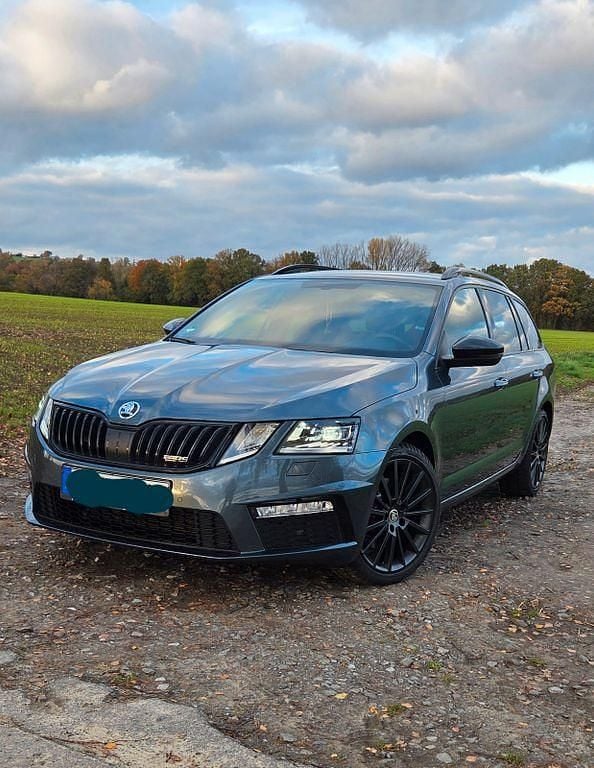 Schwarz Gebraucht 2020 Skoda Octavia RS Kombi | 20.600 € (Guter Preis) - Bild 1/4