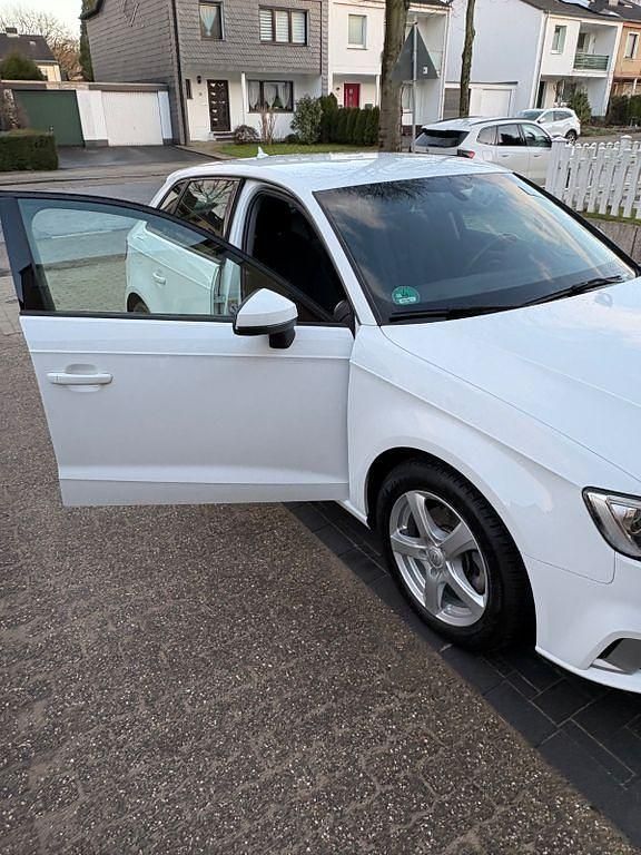 Gebraucht Audi A3 116 PS (85 kW) 2018 Weiß Limousine