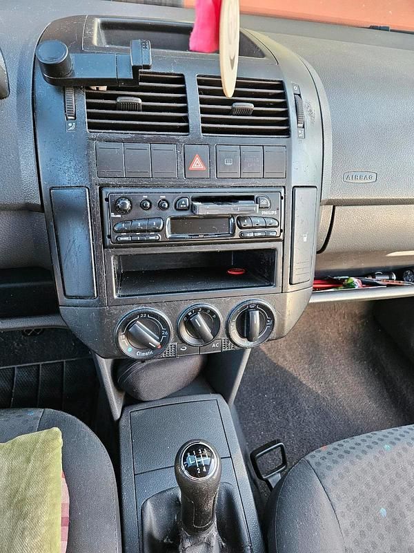 Gebraucht VW Polo 65 PS (47 kW) 2003 Grau Kleinwagen