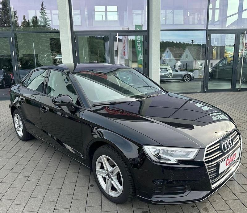 Schwarz Gebraucht 2020 Audi A3 Limousine | 15.991 € (Superpreis) - Bild 1/4
