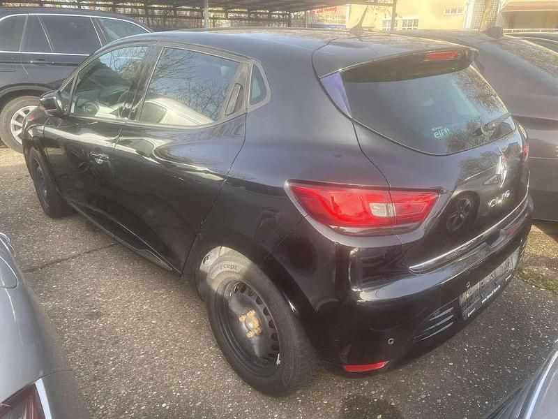 Gebraucht Renault Clio IV LIMITED 118 PS (86 kW) 2017 Sternenschwarz Kleinwagen