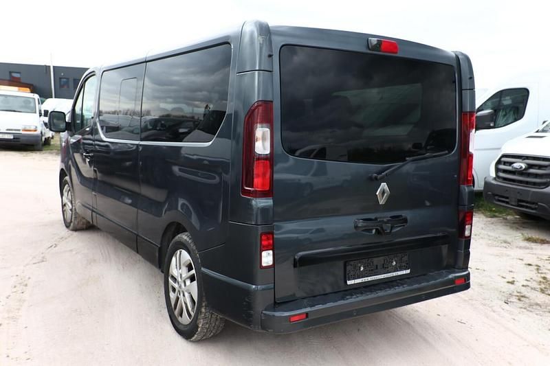 Gebraucht Renault Trafic 145 PS (106 kW) 2018 Metallic Van / Kleinbus