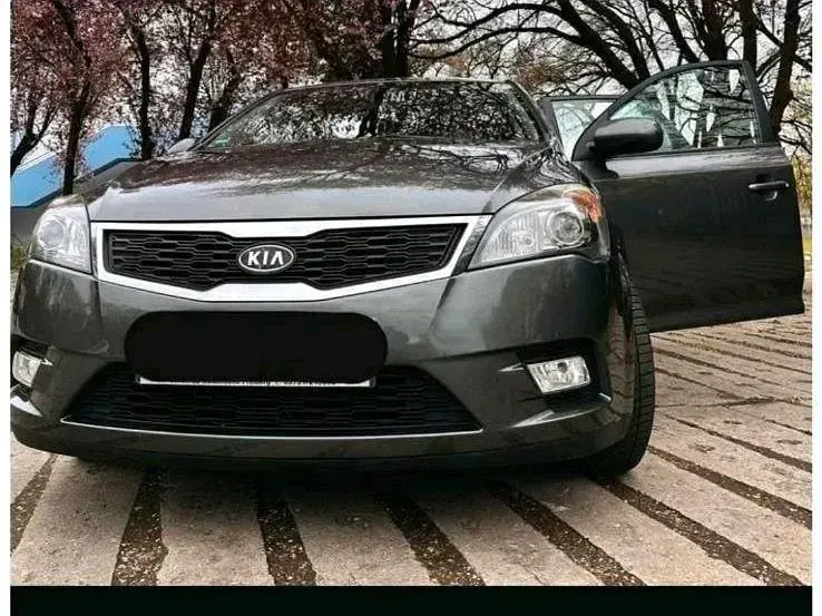 Gebraucht Kia Ceed 90 PS (66 kW) 2011 Grau Kleinwagen