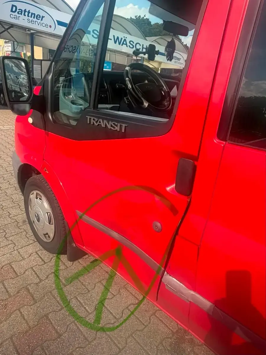 Gebraucht Ford Transit Tourneo 85 PS (62 kW) 2011 Rot Van / Kleinbus