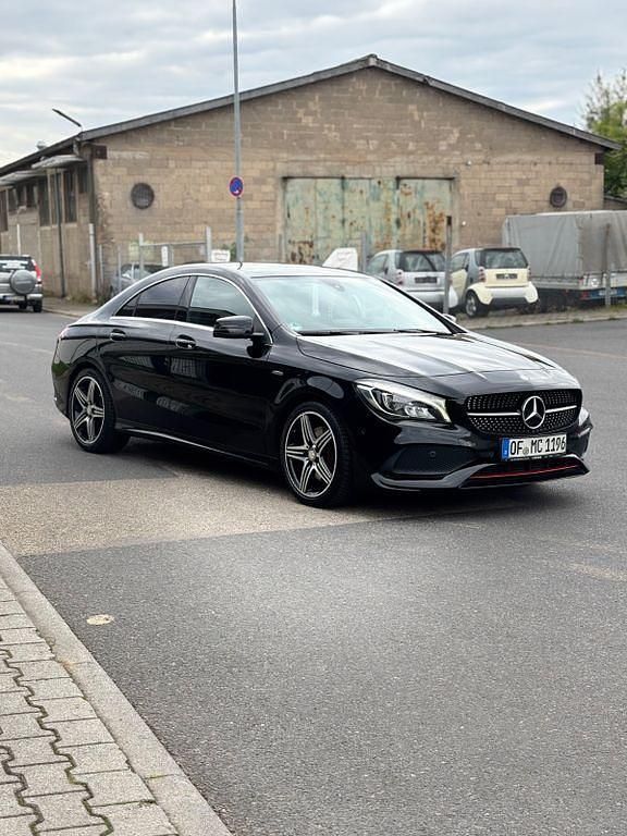 Schwarz Gebraucht 2016 Mercedes CLA250 Limousine | 23.000 € (Fairer Preis) - Bild 1/4