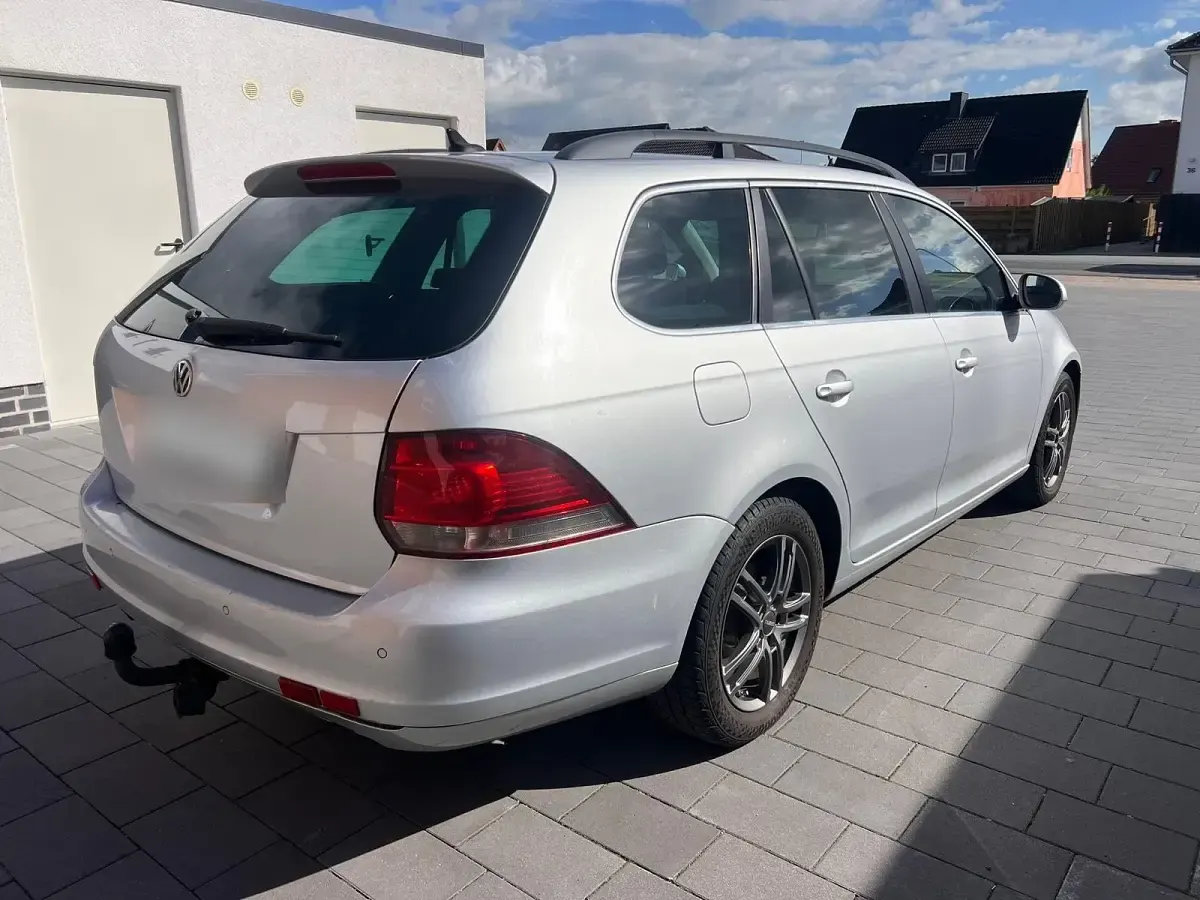 Gebraucht VW Golf VI 140 PS (102 kW) 2011 Silber Kleinwagen
