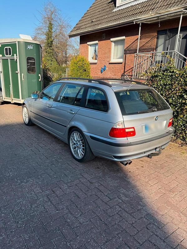 Gebraucht BMW 320 170 PS (125 kW) 2002 Silber Kombi