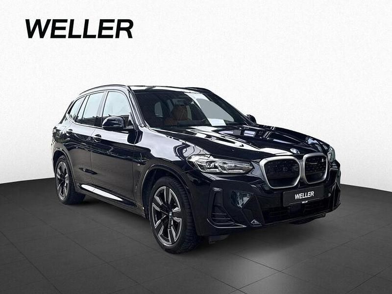 Gebraucht BMW iX3 M Sport 210 kW (286 PS) 2022 Carbonschwarz (schwarz) SUV