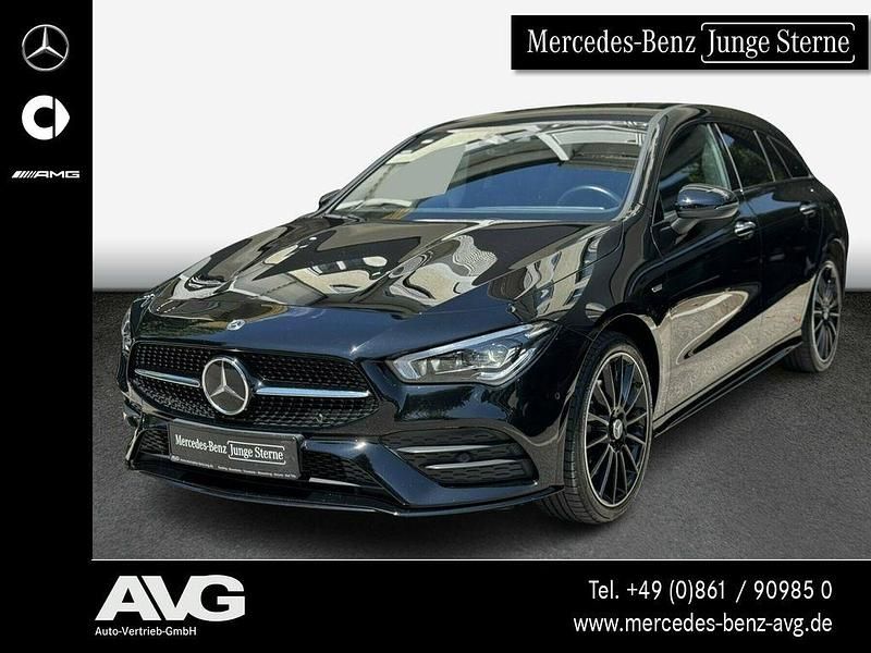 Unilack nachtschwarz Gebraucht 2022 Mercedes CLA250e Shooting Brake AMG Kombi | 30.990 € (Guter Preis) - Bild 1/4