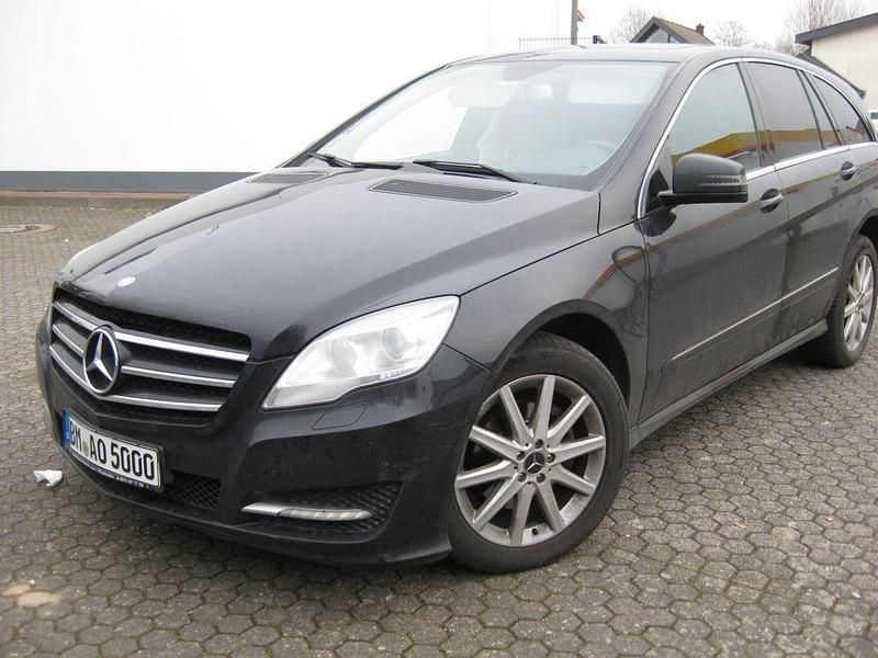 Schwarz Gebraucht 2013 Mercedes R350 Van / Kleinbus | 6.900 € (Fairer Preis) - Bild 1/4